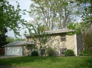 1604 Mary Ann Ln, Lockport, IL 60441