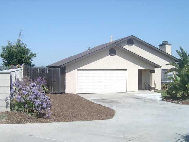 2nd image of 875 Loma Alta Ter