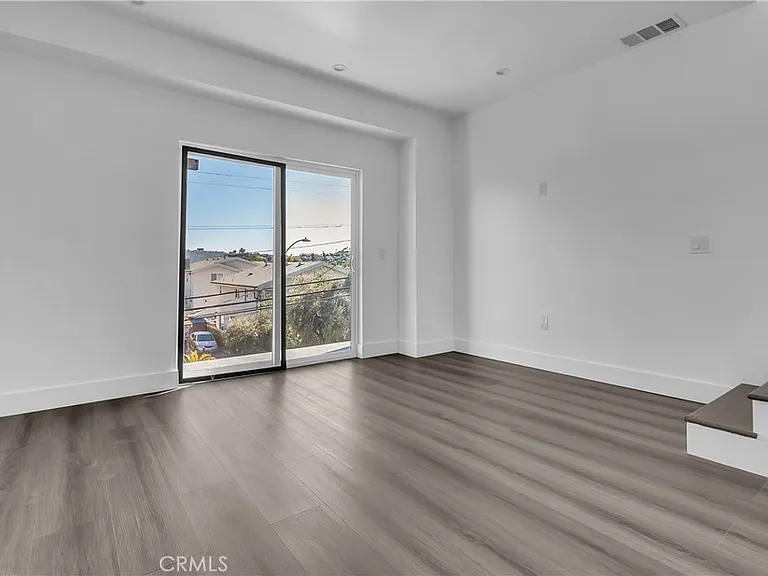 1571 Ricardo — Photo 11