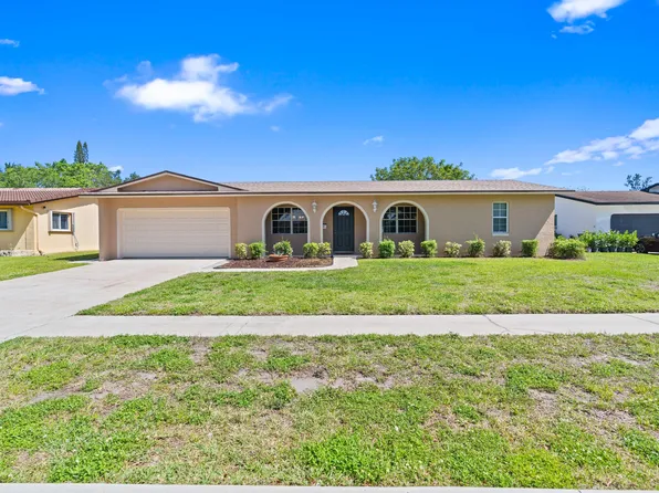 260 Lake Drive, Coconut Creek, FL 33066