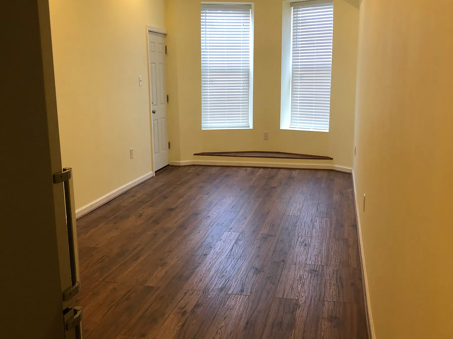 2 bed, 1000 sqft, $1,750 — Photo 2