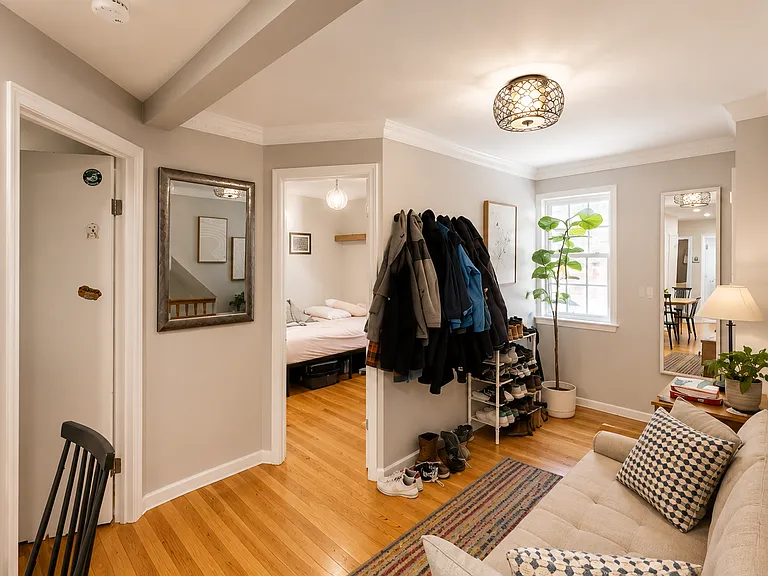 1652 Cornelia St #1 — Photo 7