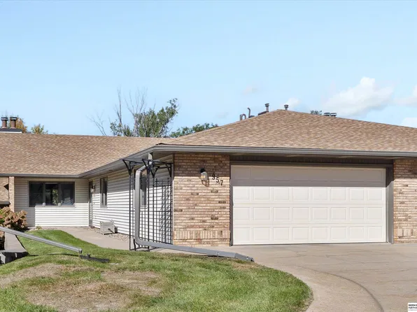 957 N 16th St, Blair, NE 68008