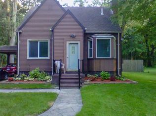 23775 Sargent Ave, Southfield, MI 48033
