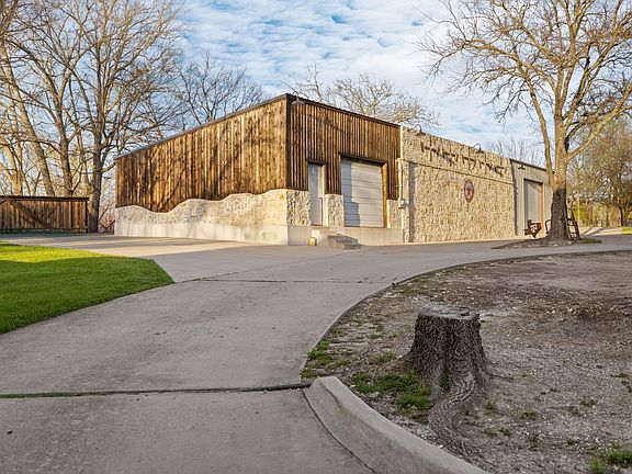 5th image of 689 Jim Cannon Rd