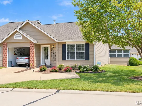 1268 Shirley Ridge Dr #D, Saint Charles, MO 63304