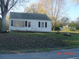 621 S Wyckles Rd, Decatur, IL 62522