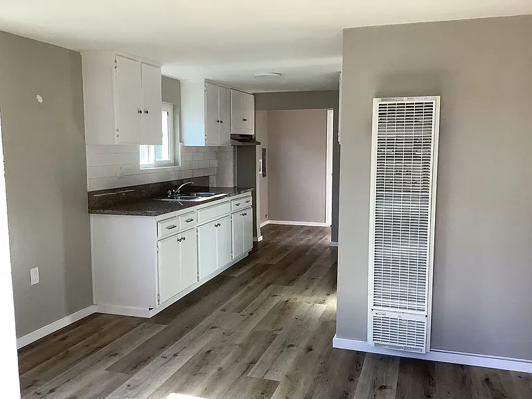 5909 Cecilia St — Photo 15