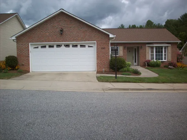 1240 Wexford Village Cres, Lenoir, NC 28645