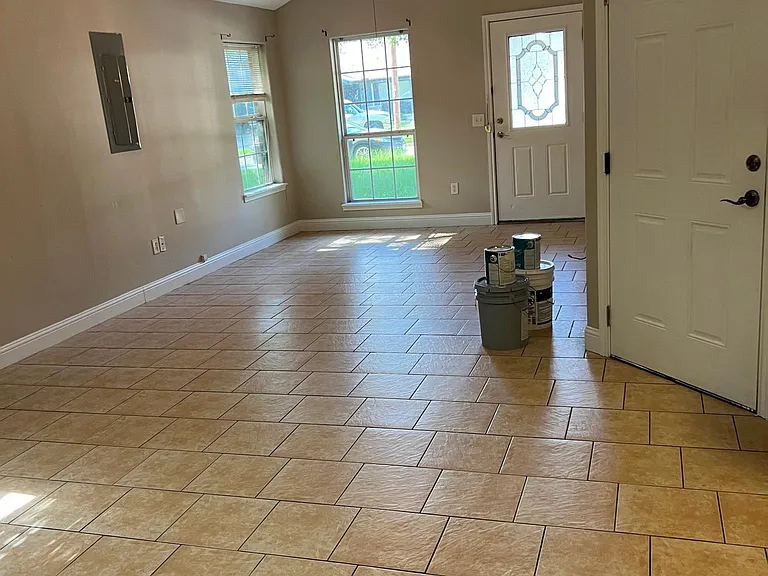 214 Bluebird Ln — Photo 2