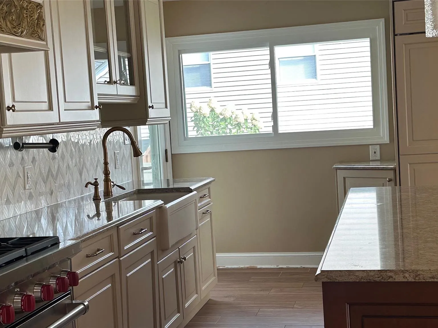 4 bed, 3.0 bath, 2936 sqft, $7,500 — Photo 4