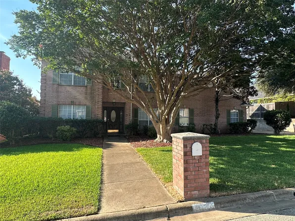 1724 Alpine Dr, Sherman, TX 75092