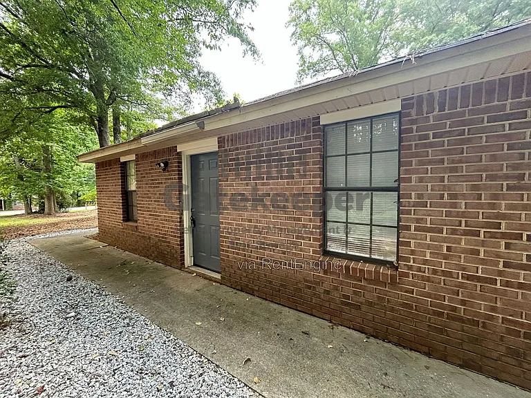 115 Meadowbrook Ct #A — Photo 2