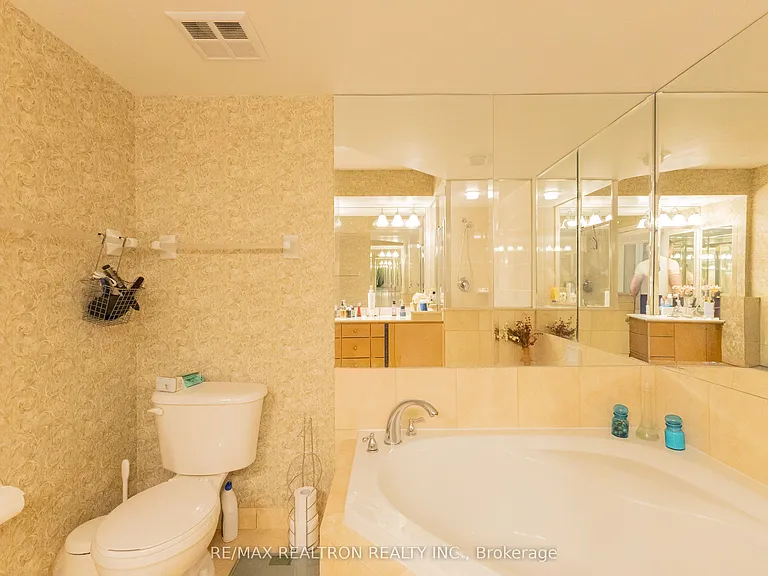 78 Harrison Garden Blvd #1409 — Photo 25