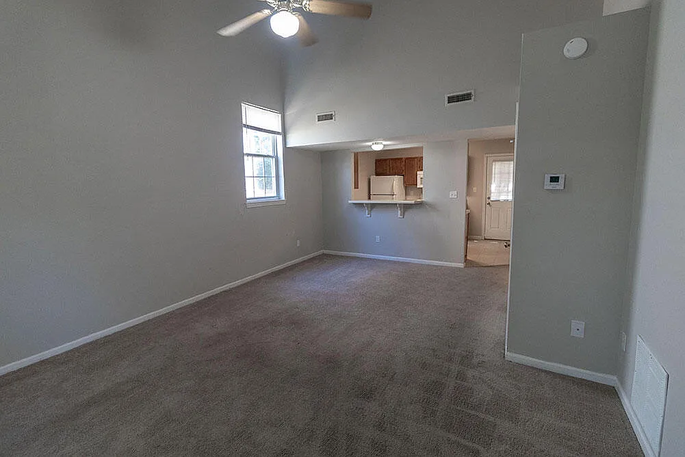 4 bed, 2.0 bath, 1528 sqft, $1,550 — Photo 2