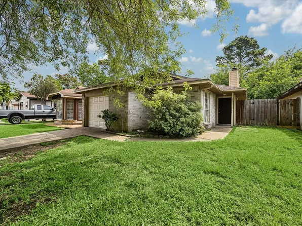 11906 Kingslake Forest Dr, Houston, TX 77044