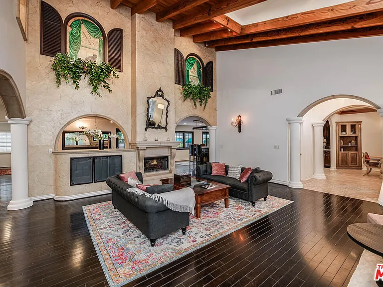 4063 Benedict Canyon Dr — Photo 12