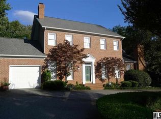 1006 N Center St, Hickory, NC 28601