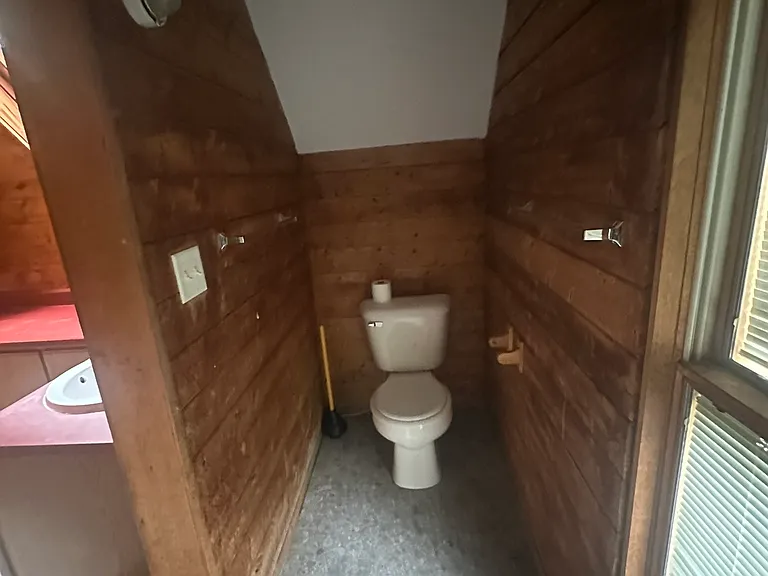 2nd floor bathroom