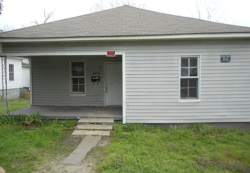 2nd image of 305 S 12th St