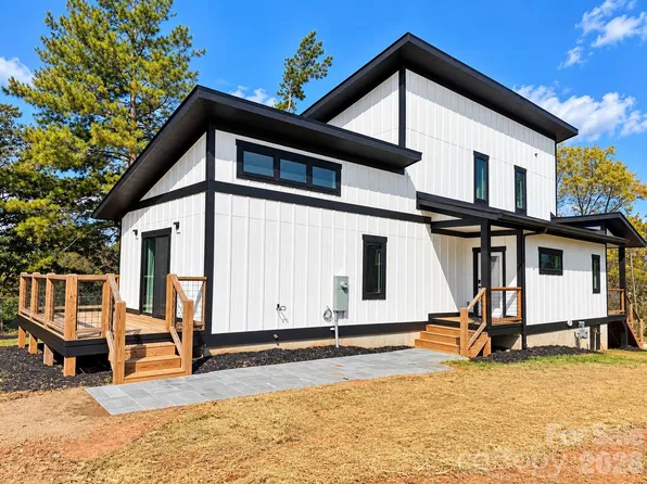 3 Locust St, Woodfin, NC 28804