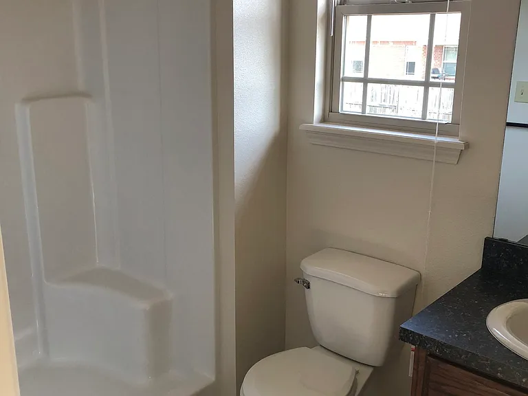 214 Ashley Dr — Photo 12