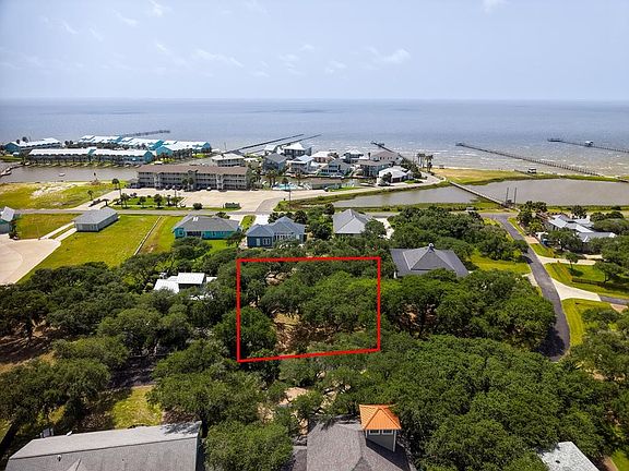 3rd image of 9 Bahama St