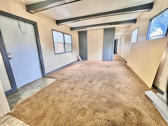 5th image of 765 Pinecrest Ln
