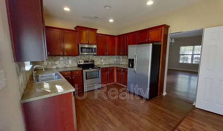 10009 Barrands Ln — Photo 4