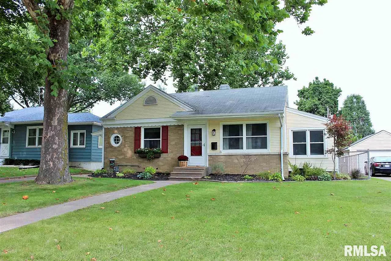 3829 28th Ave photo 1