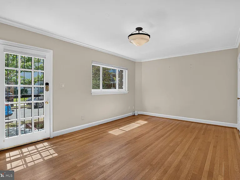 2333 Huidekoper Pl NW — Photo 10