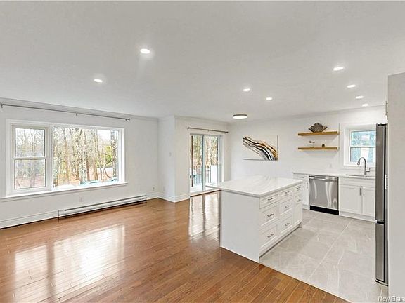 4th image of 2865 Rothesay Rd #25