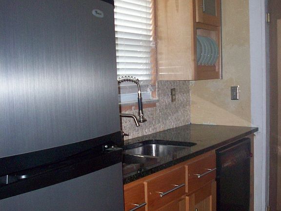 Kitchen, granite countertops, tumbled marble mosaic backsplash