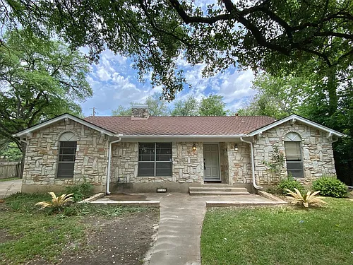 8708 Azalea Trl Photo 1