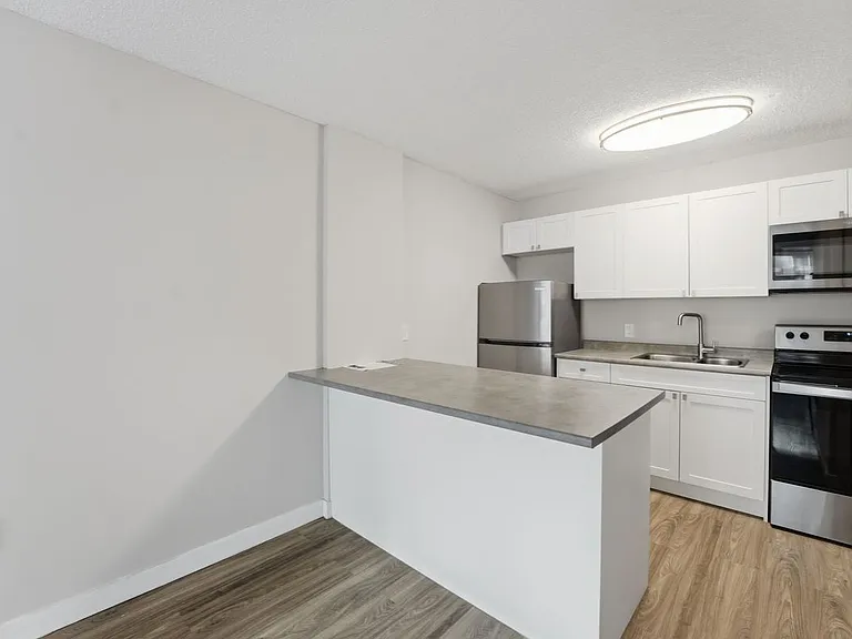 605 13th Ave SW — Photo 26