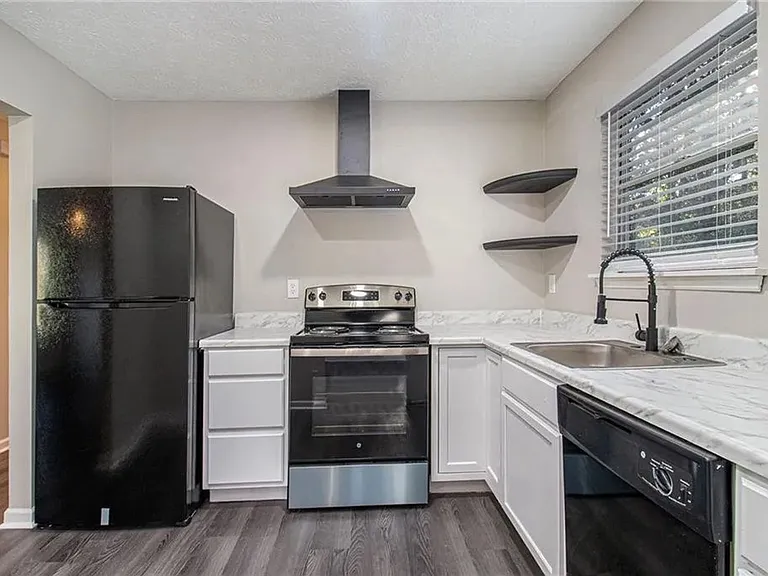 3490 Newberry Trl — Photo 11