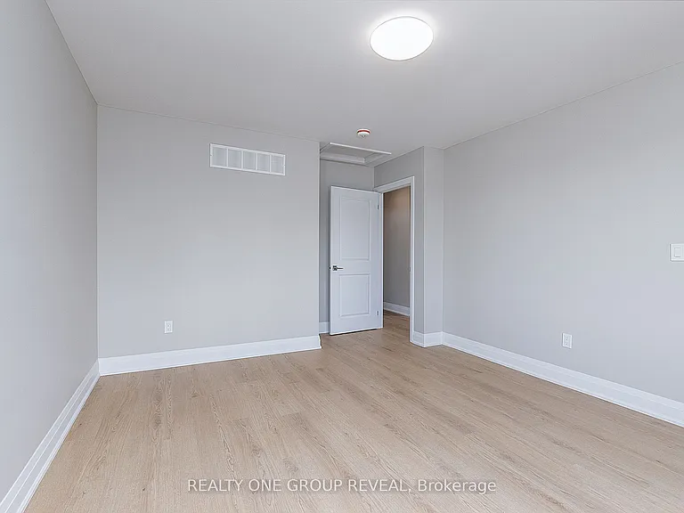 223 Grenfell St #2 — Photo 15