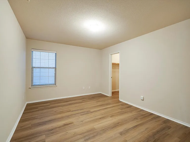 185 Hometown Pkwy — Photo 25