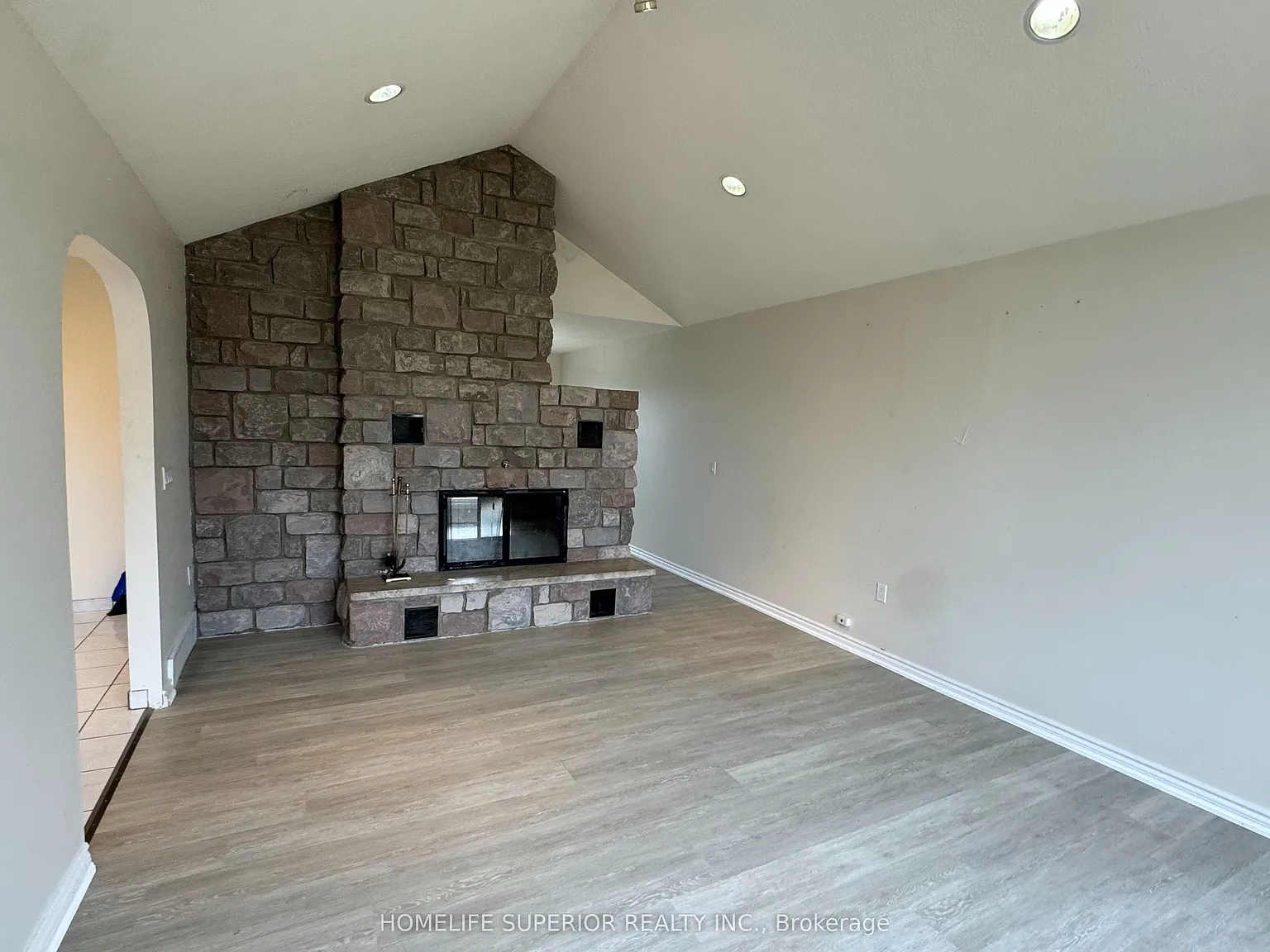 3 bed, $2,500 — Photo 4