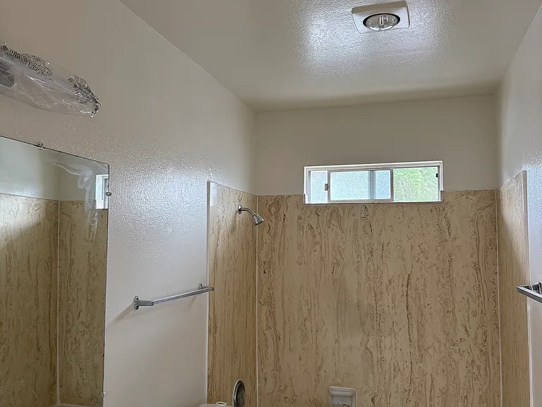 1083 S Mollison Ave — Photo 5