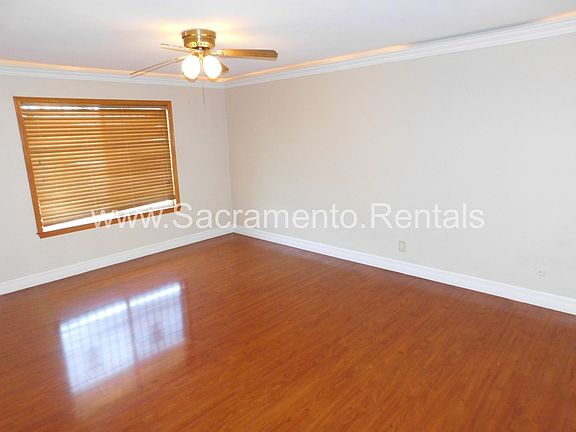 2nd image of 10 Lacota Ct