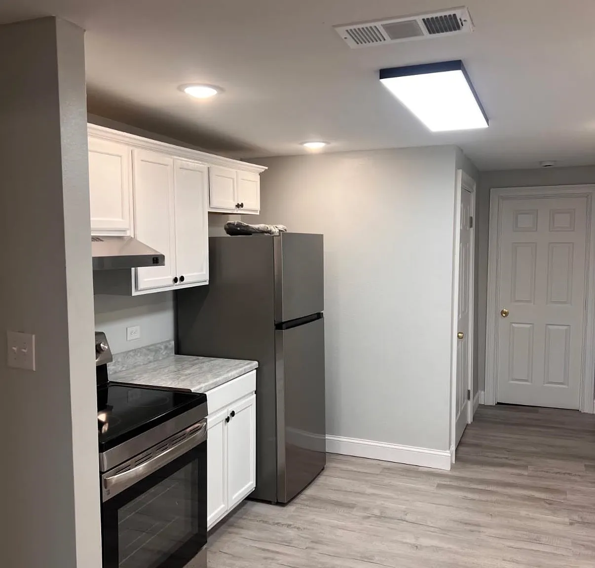 3 bed, 1025 sqft, $1,500 — Photo 3