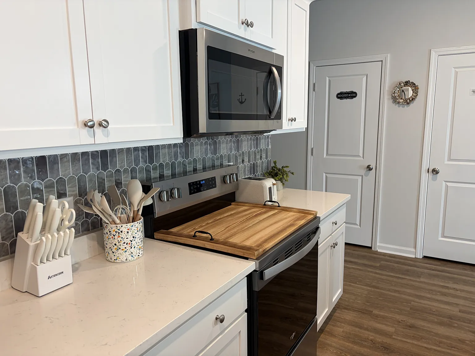 4 bed, 1446 sqft, $3,100 — Photo 4