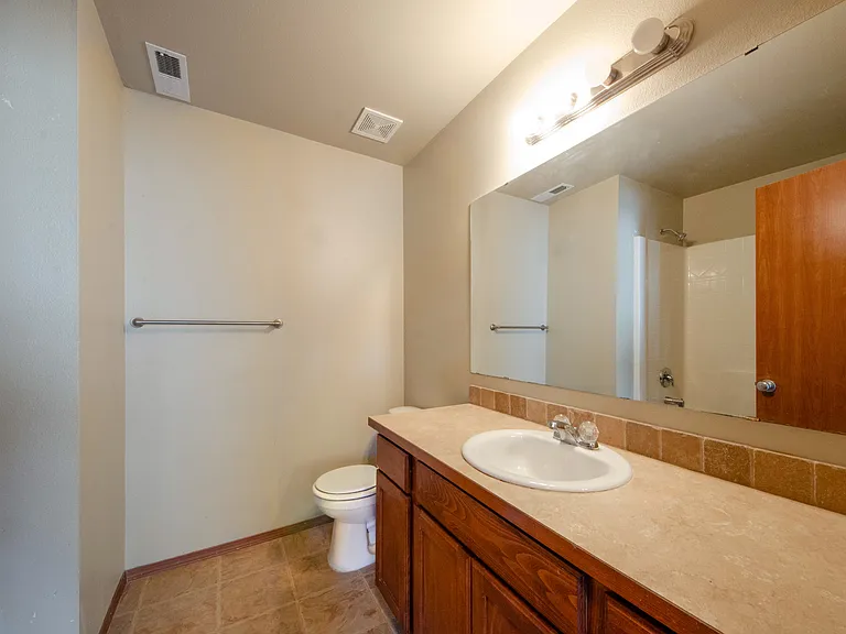 199 Goldmyer Dr — Photo 16