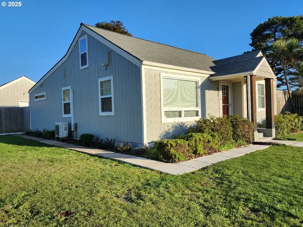 928 Oregon St, Pt Orford, OR 97465