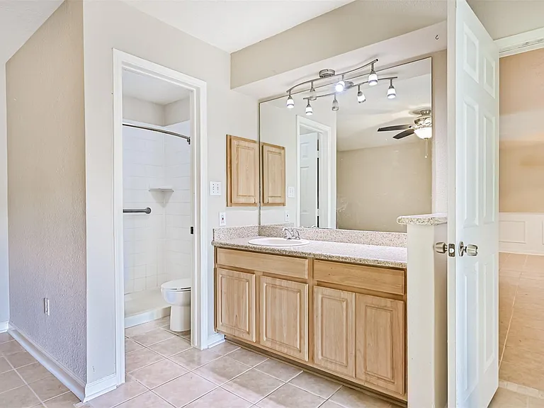1113 N Heron Dr — Photo 20