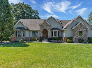11068 Meadowview Dr, Goodrich, MI 48438