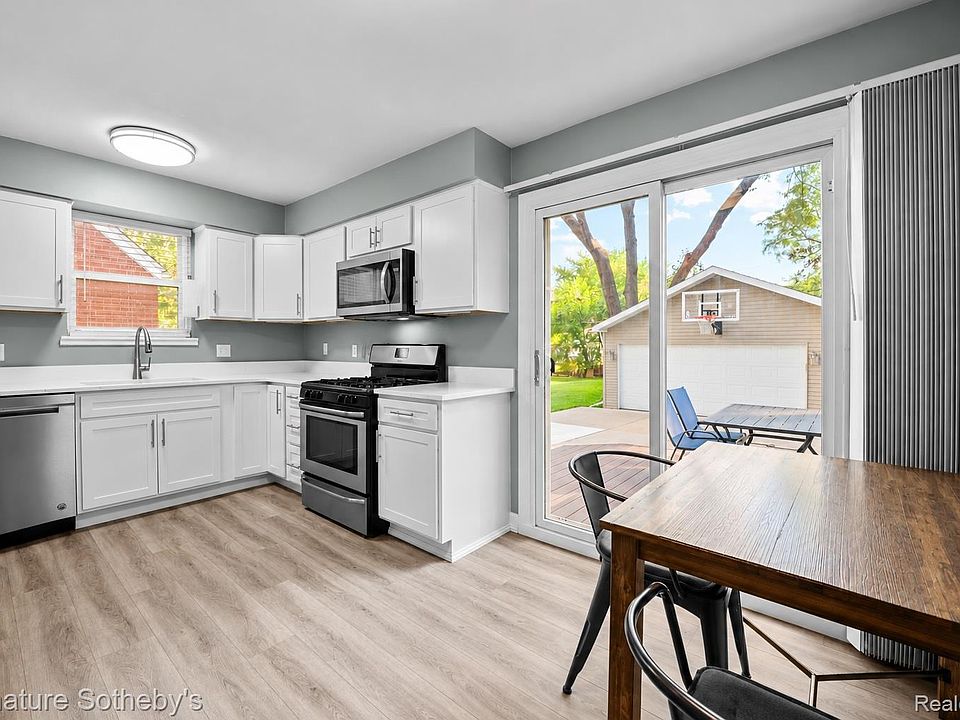 2716 N Connecticut Ave, photo 6
