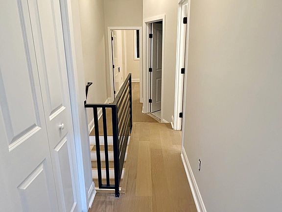 2nd image of 1913 S Juniper St