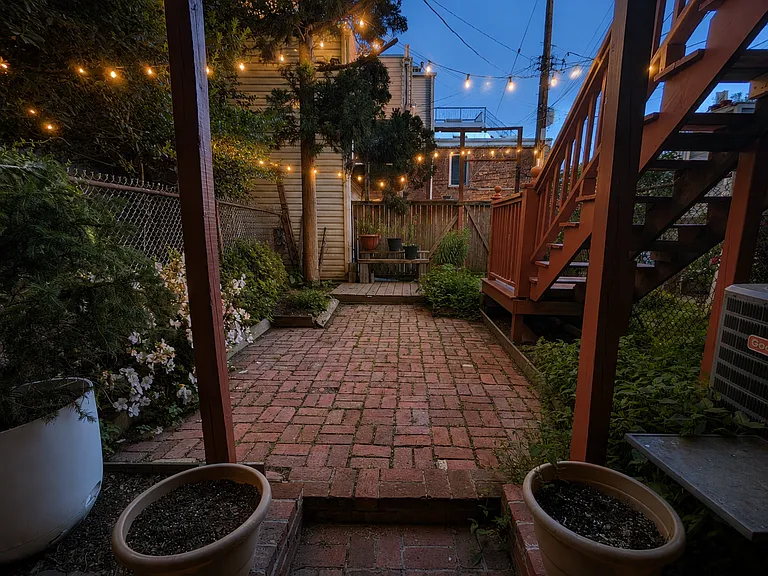 2033 E Pratt St #B — Photo 11